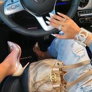 Meet your Posher, Dolly